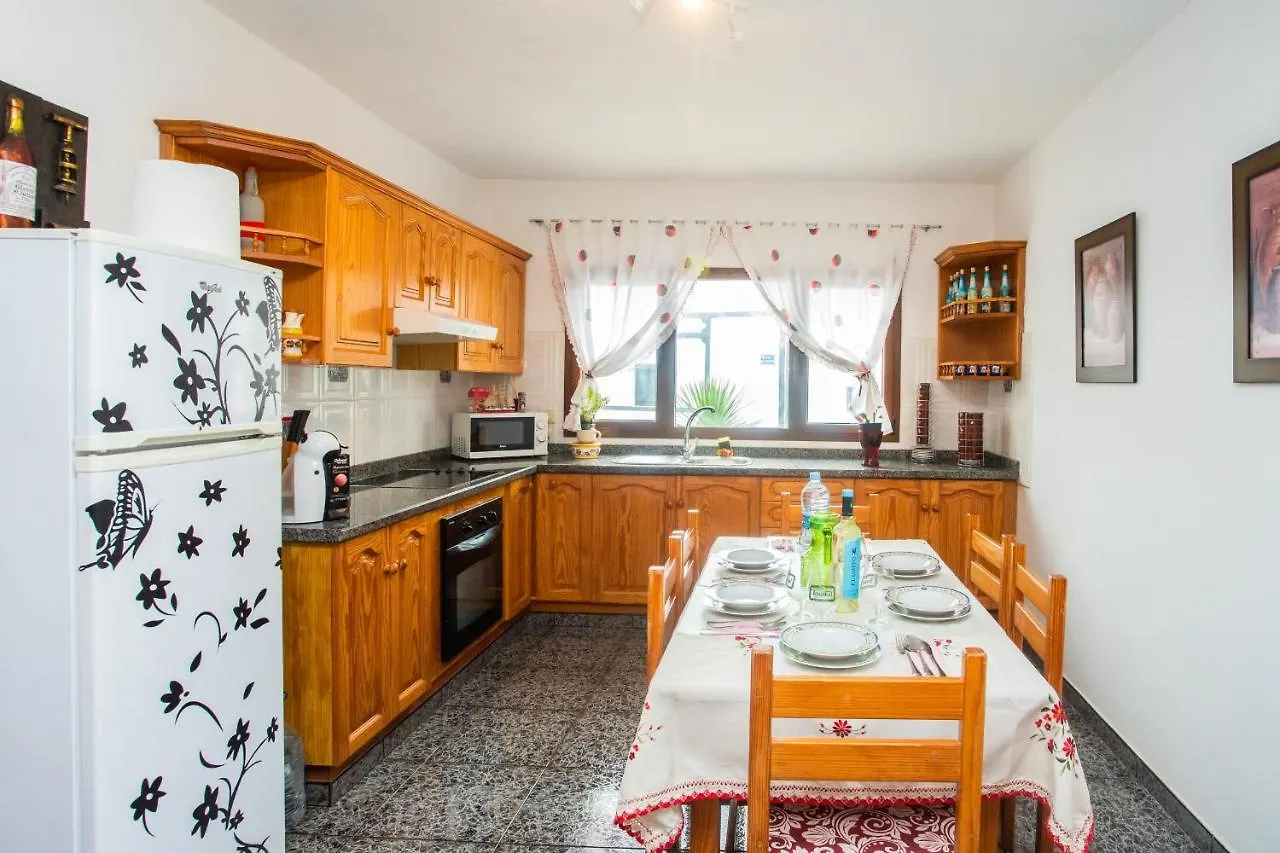 Holiday home Rural Yeyo House In The Volcano Crater Villa Tinguaton Spain